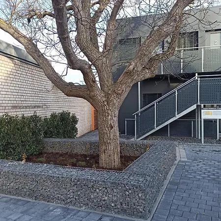 Xzllenz Traum Studio-apartment, Frei-parken, U-bahn, Kueche * Nuremberg