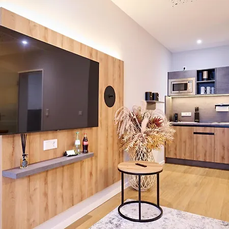 Xzllenz Traum Studio-apartment, Frei-parken, U-bahn, Kueche Διαμέρισμα *