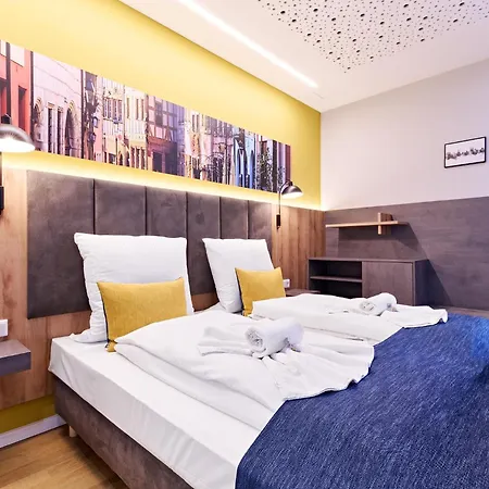 Xzllenz Traum Studio-apartment, Frei-parken, U-bahn, Kueche * Nuremberga