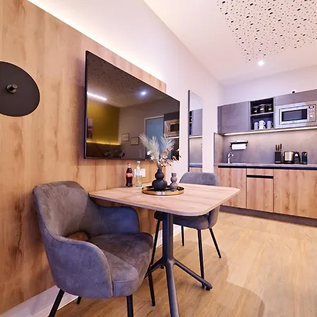 Xzllenz Traum Studio-apartment, Frei-parken, U-bahn, Kueche Διαμέρισμα Νυρεμβέργη