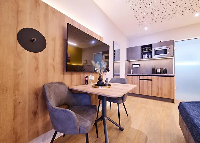 Xzllenz Traum Studio-apartment, Frei-parken, U-bahn, Kueche Apartament Norymberga